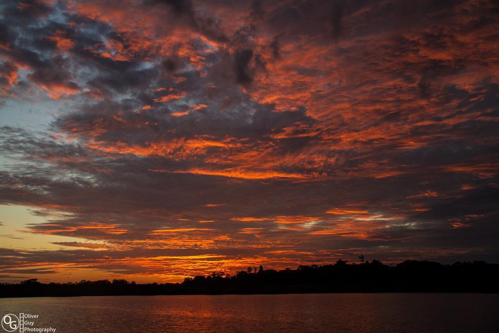 Jamu Lodge Puerto Montufar Buitenkant foto