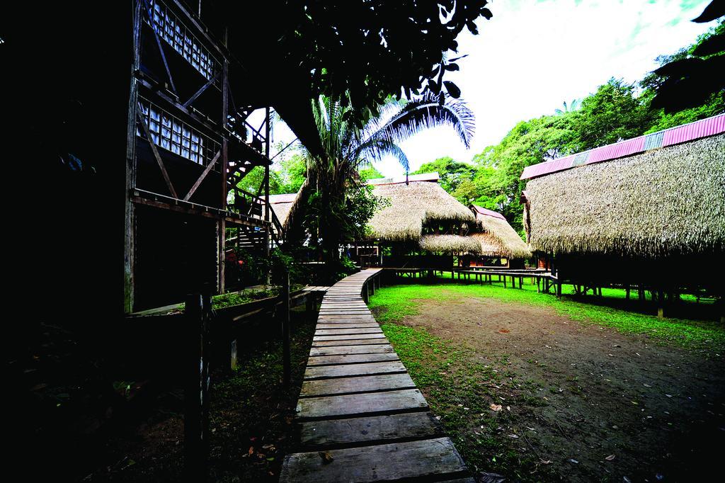 Jamu Lodge Puerto Montufar Buitenkant foto