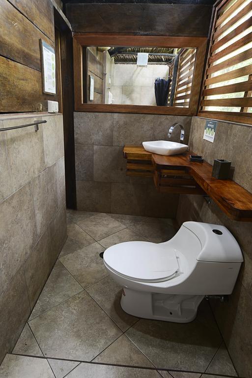 Jamu Lodge Puerto Montufar Kamer foto