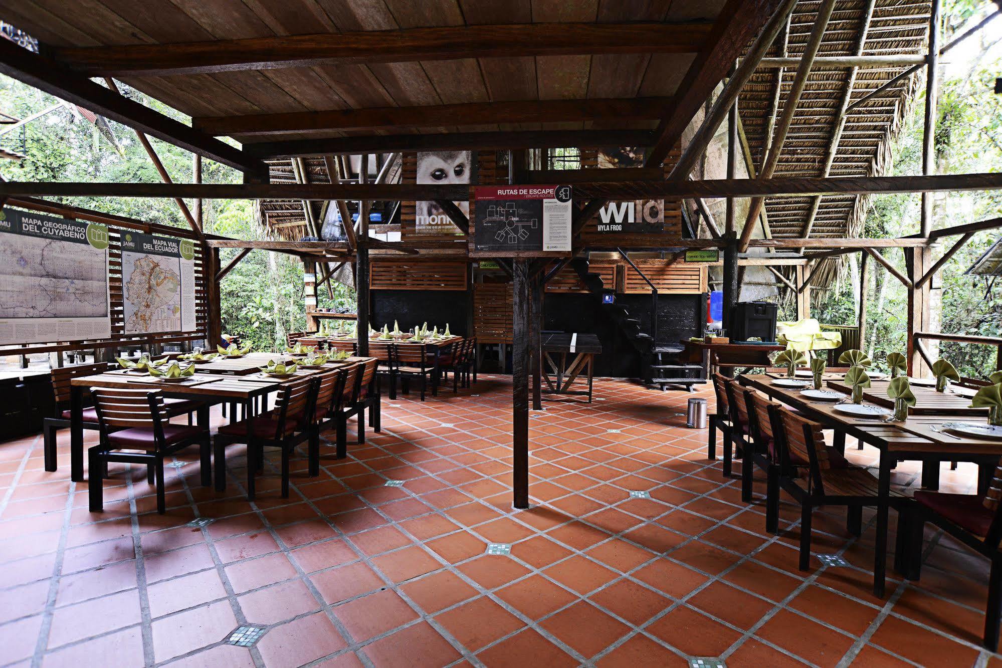 Jamu Lodge Puerto Montufar Buitenkant foto