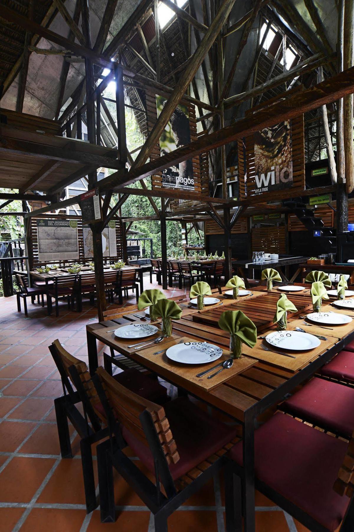 Jamu Lodge Puerto Montufar Buitenkant foto