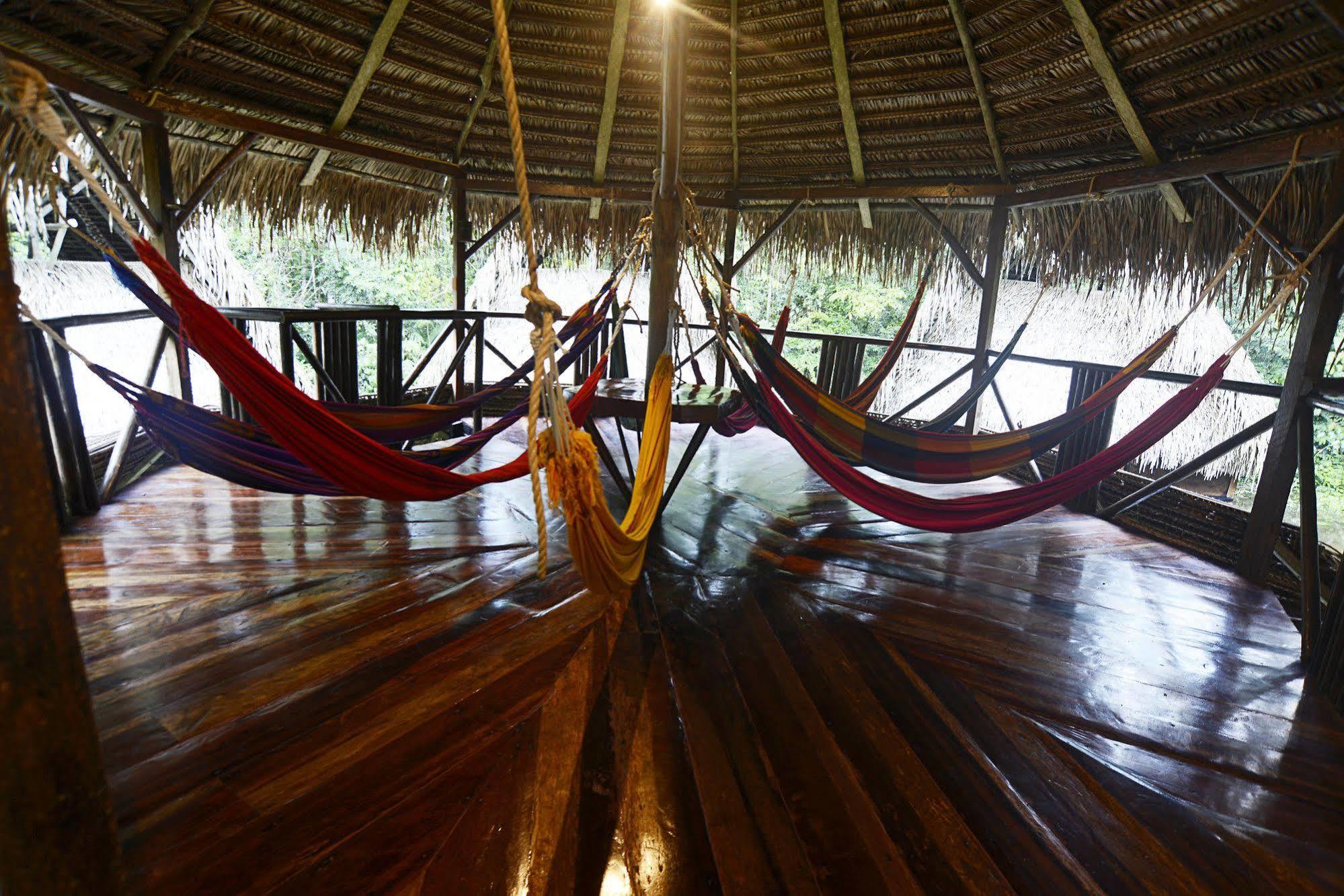 Jamu Lodge Puerto Montufar Buitenkant foto