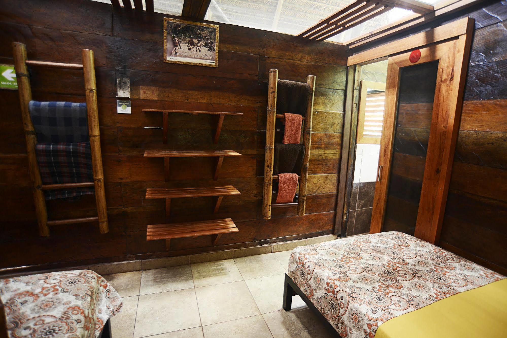Jamu Lodge Puerto Montufar Buitenkant foto