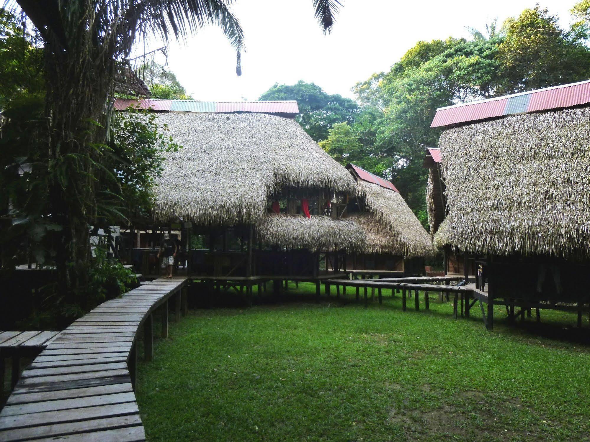 Jamu Lodge Puerto Montufar Buitenkant foto