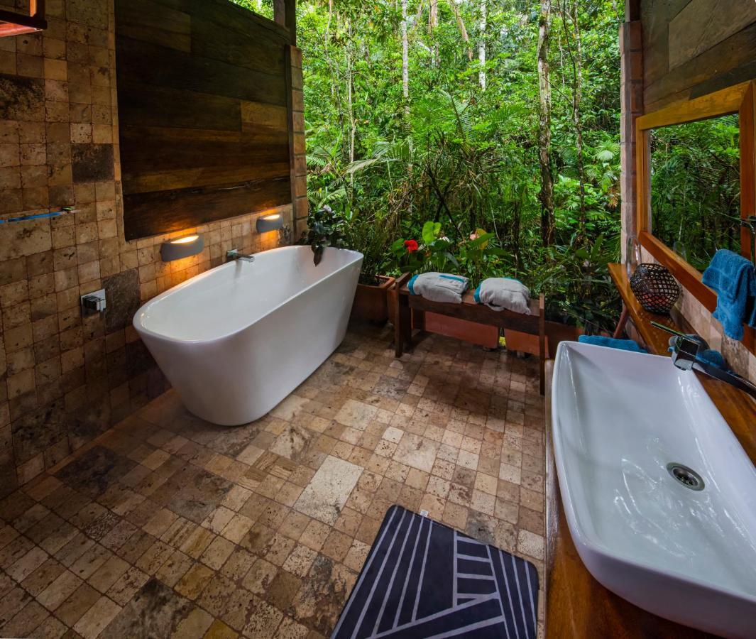 Jamu Lodge Puerto Montufar Buitenkant foto